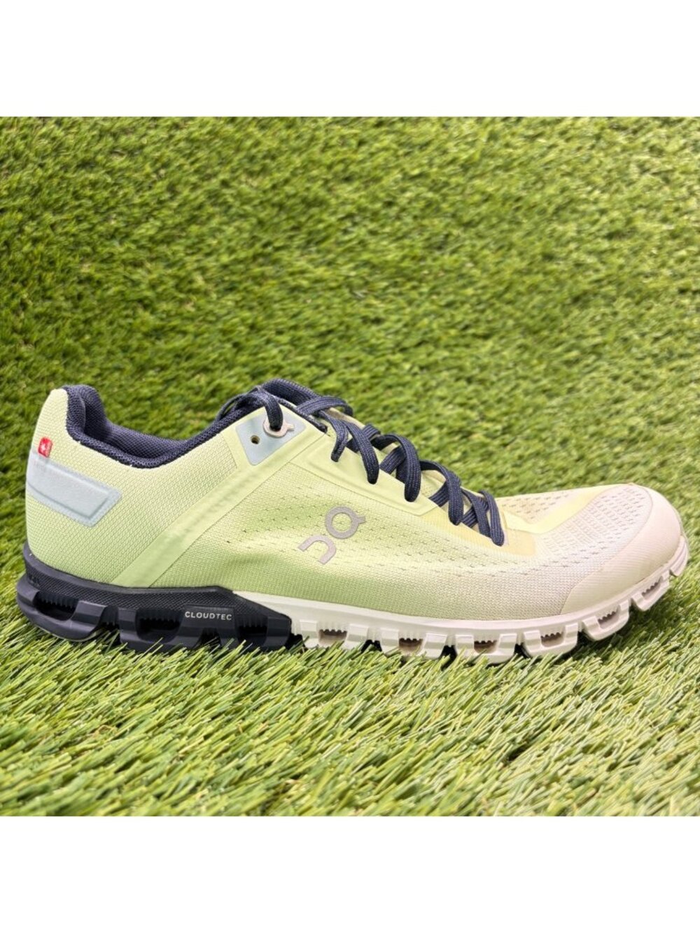On Cloudflow 3.0 Meadow Green Womens Size 9 Athletic Running Shoes Sneakers